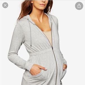 3/$8 sale! ✨ Old navy maternity zip up hoodie